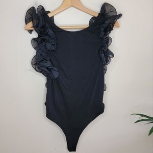 NWT Everyday Chic Boutique | Black Ruffle Statement Sleeve Bodysuit Size Medium
